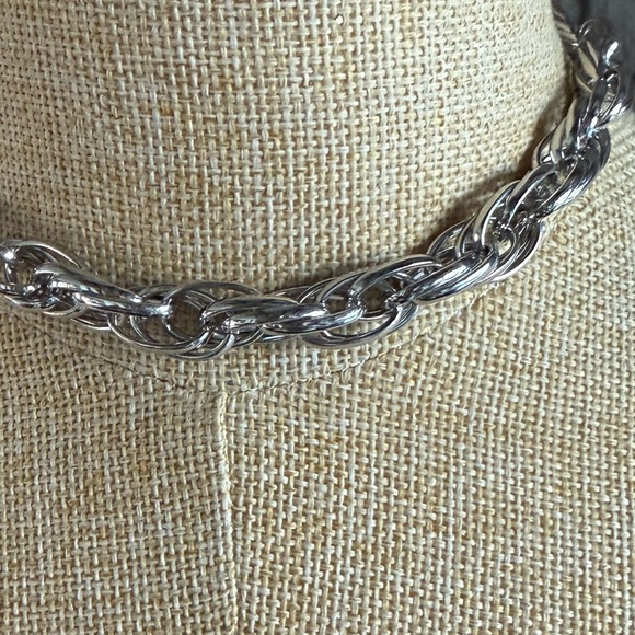 New🌟Anthropologie-Elegant Silver Chain Necklace - Picture 5 of 5